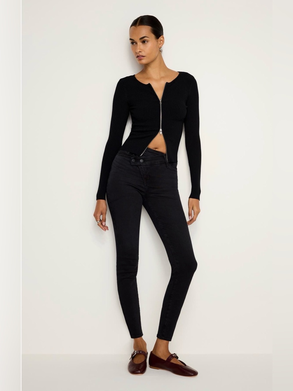Good American Good Legs Crossover Waist Ankle Skinny Jeans